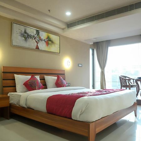 Hotel Apollo Grand Guwahati Exterior foto